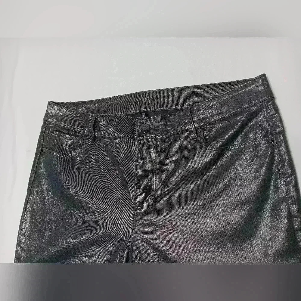 White  House Black Market The coated Skinny Ankle. Mid Rise ladies size 10. - Picture 4 of 6